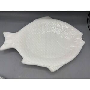 Vtg White Milk Glass Fish Plate‎ Platter Decor Patented June 4 1972